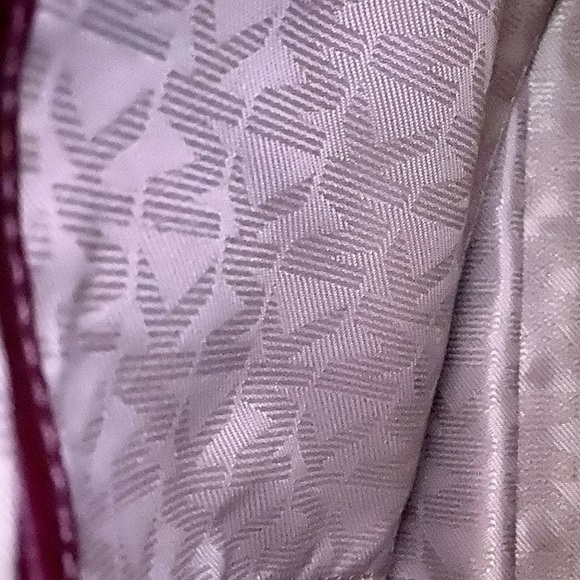 💃HP💃!Micheal Kors Hamilton, dust bag, shoulder strap never used, lock and key - Picture 7 of 15